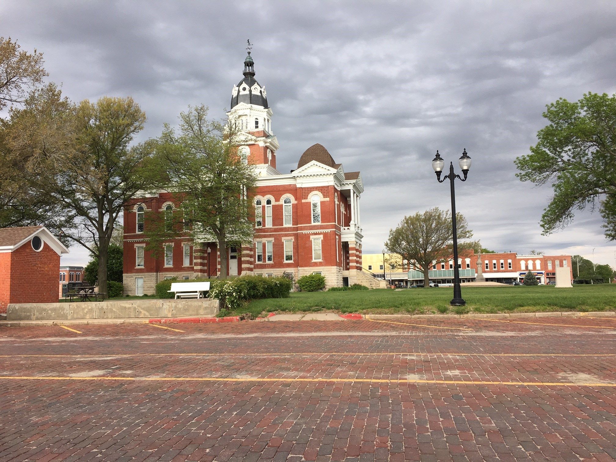 Johnson County Sets Jail Rates, Approves Purchase Of Motor Grader