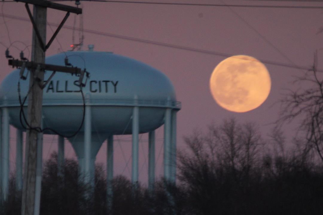 Energy grant targets Falls City power outages