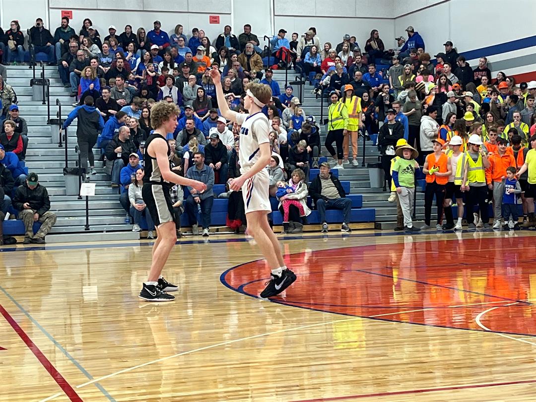 Palmyra holds off Elmwood-Murdock in sub-district finals - Vimarsana News