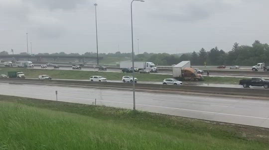 Traffic re-opened after I-80 accident causes delays in Omaha - Vimarsana News