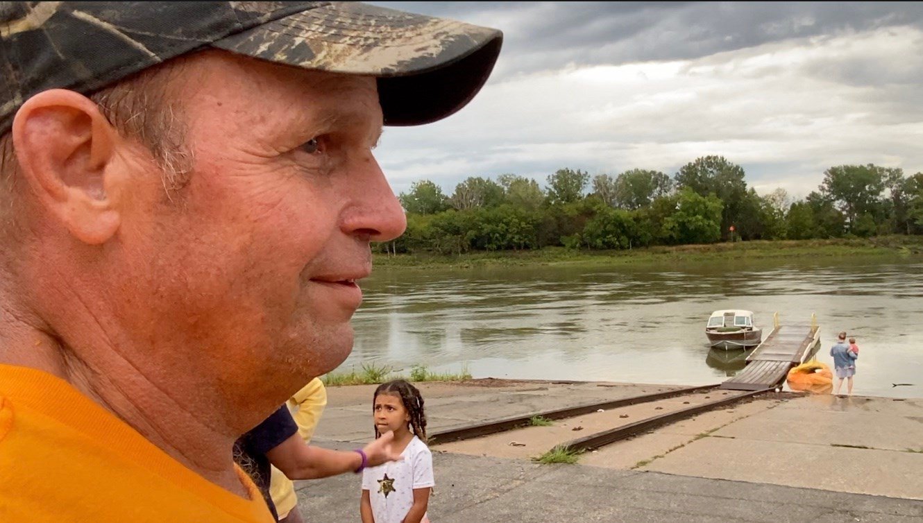 Pumpkin grower paddles the river to set world's record - RIVER COUNTRY -  NEWS CHANNEL NEBRASKA