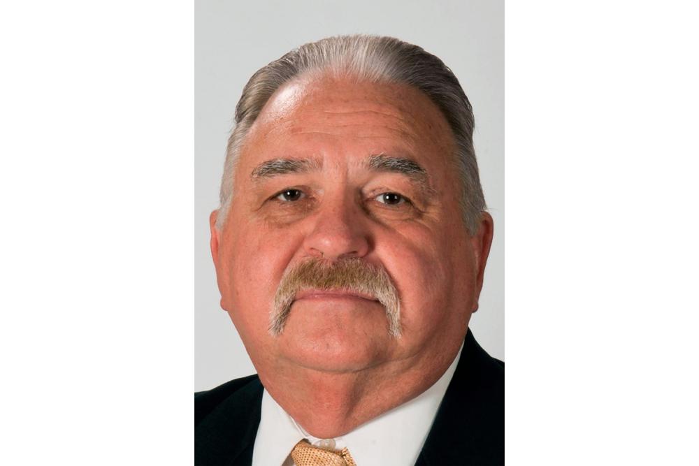 Ex-Kansas police detective charged with preying on women - Vimarsana News