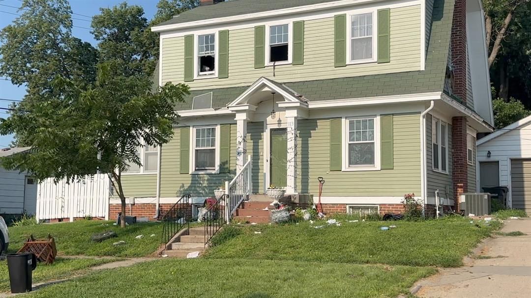 Firefighters rescue couple from house fire