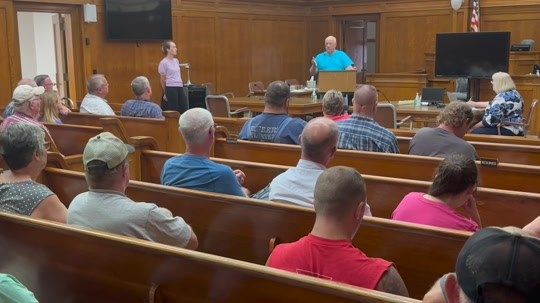 Citizens call for teamwork on county roads