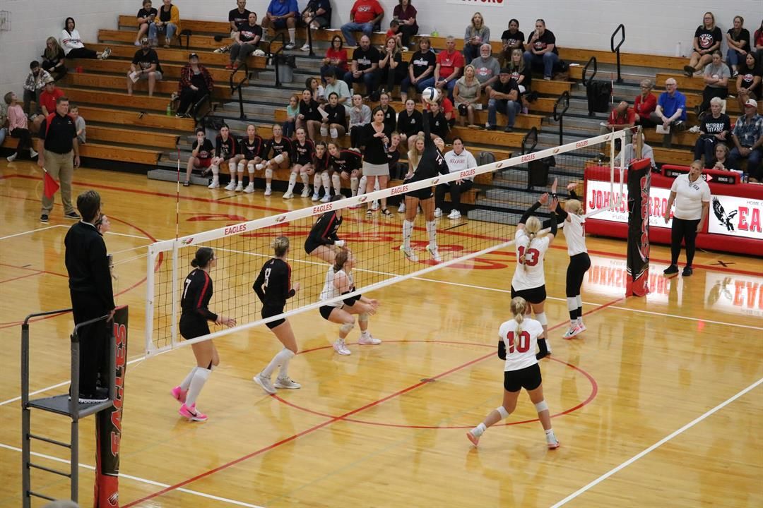 Auburn Wins Four-Set Battle at Johnson-Brock