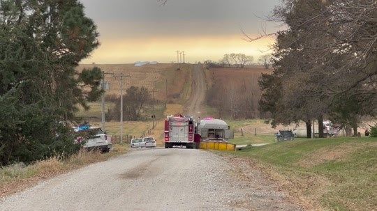 Fire destroys farm house.mp4